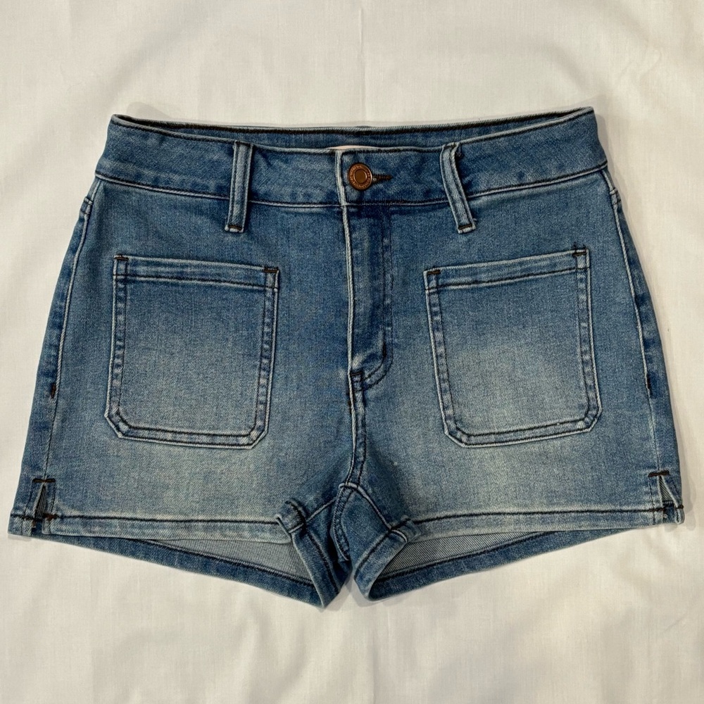 SO Medium Wash Patch Pocket High Rise Boho Denim Jean Shortie Shorts Size 9
